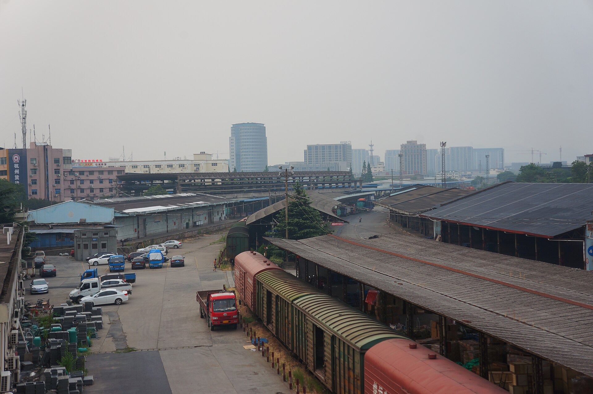 艮山门车站与铁路站台
