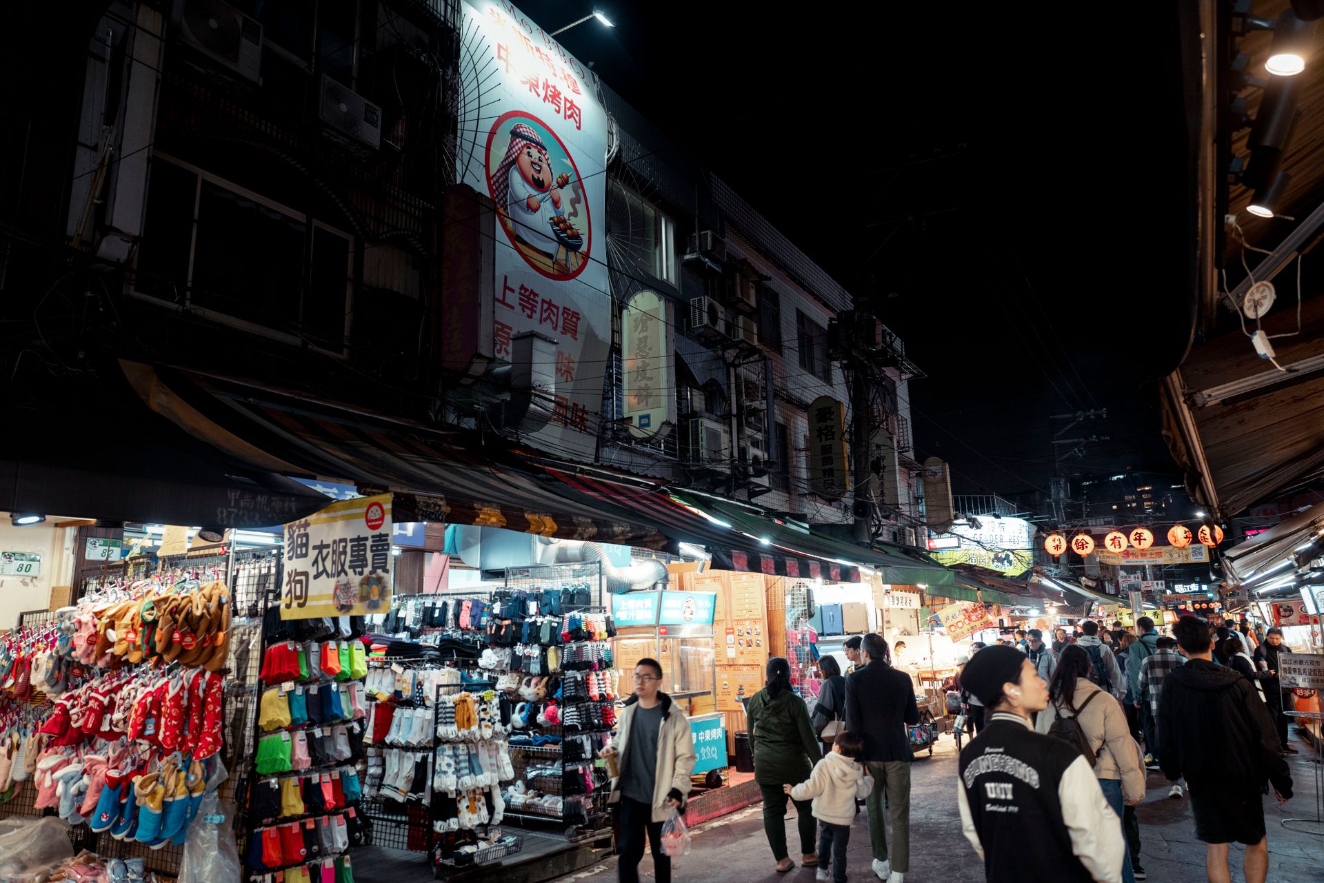 艋舺夜市的摊位街