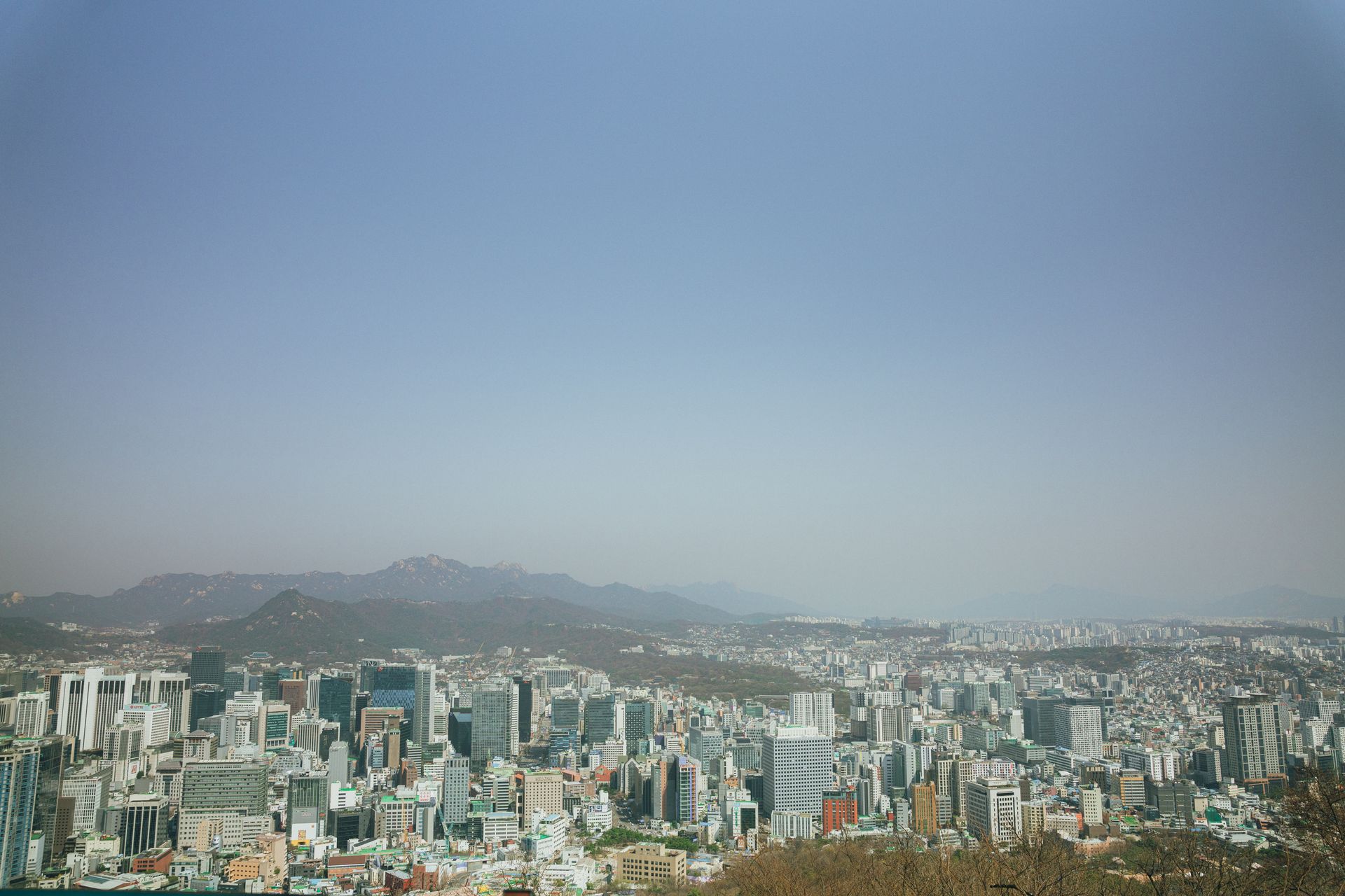 北汉山的岩石山脊