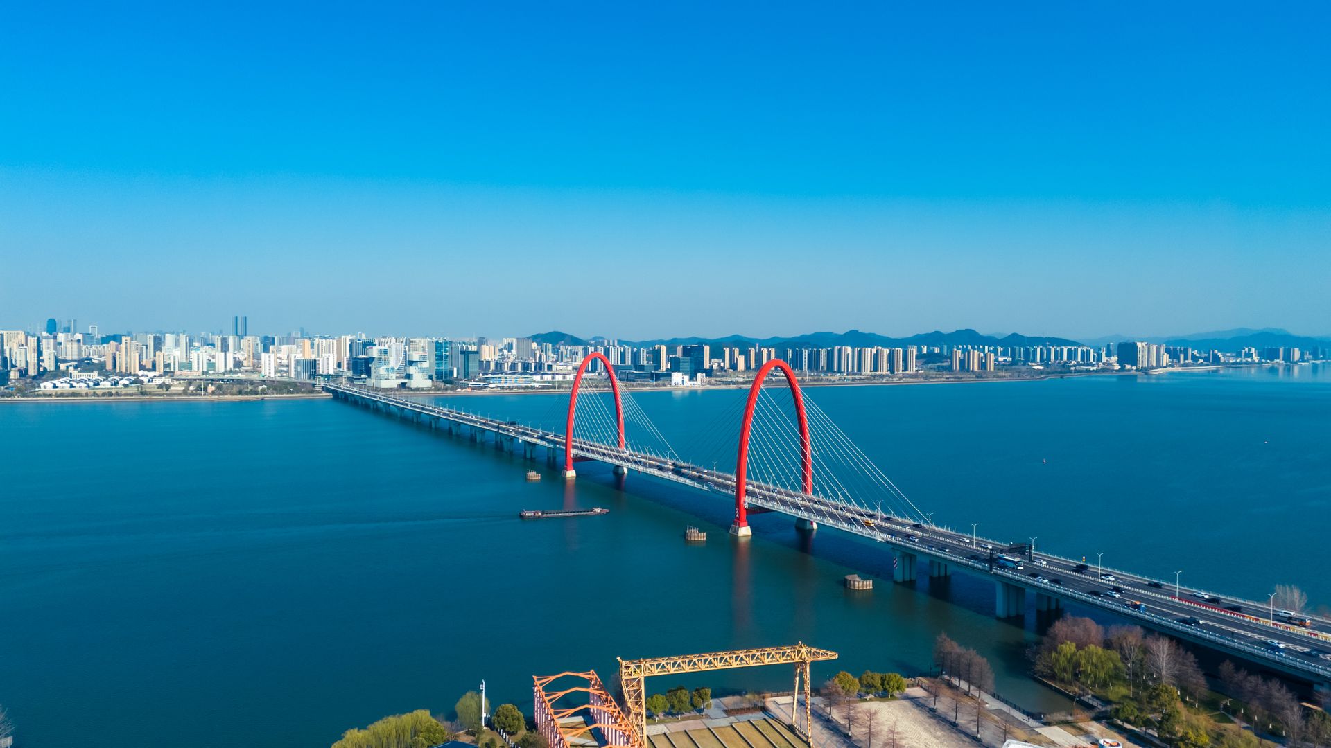 Aerial view of Zhijiang Bridge over the Qiantang River.