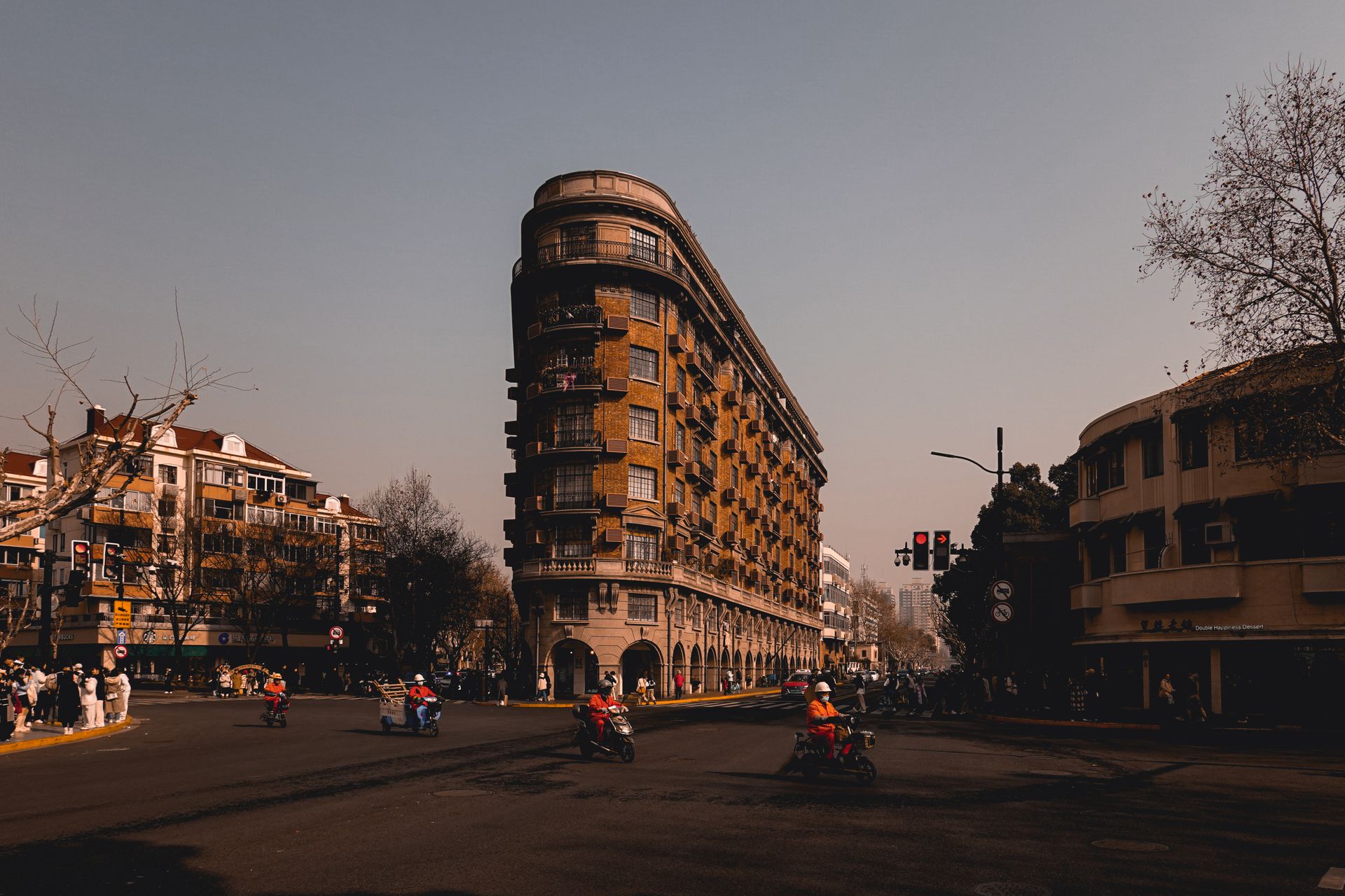 圆明园路的老建筑立面