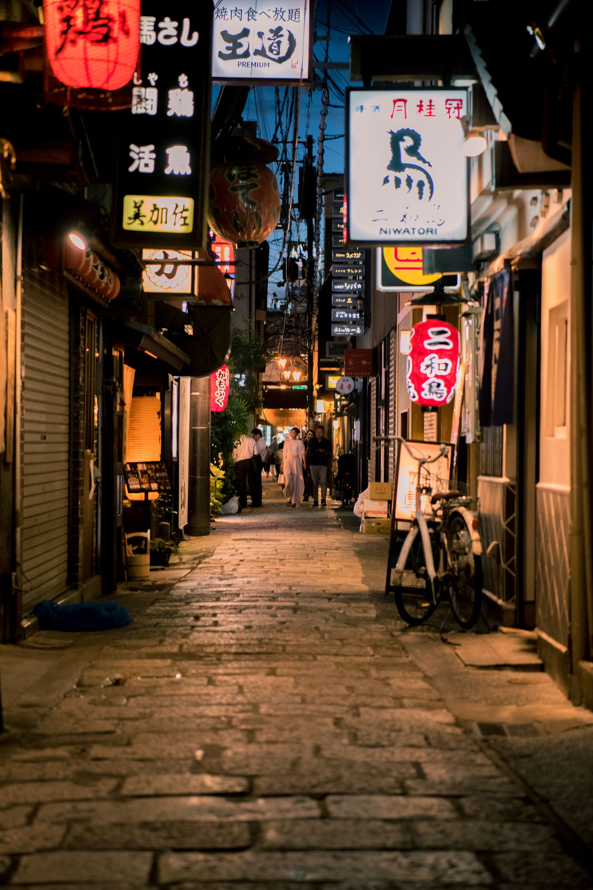 法善寺横丁的石板巷与店铺
