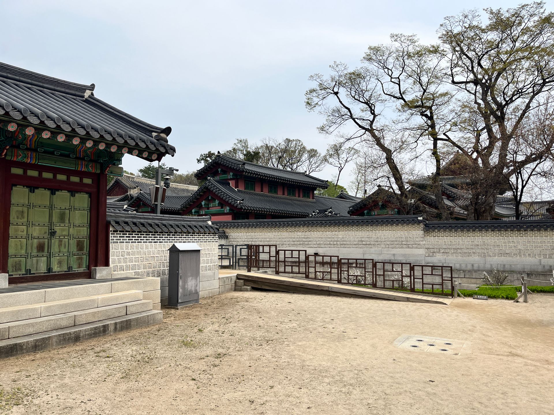 昌德宫的殿宇与庭院