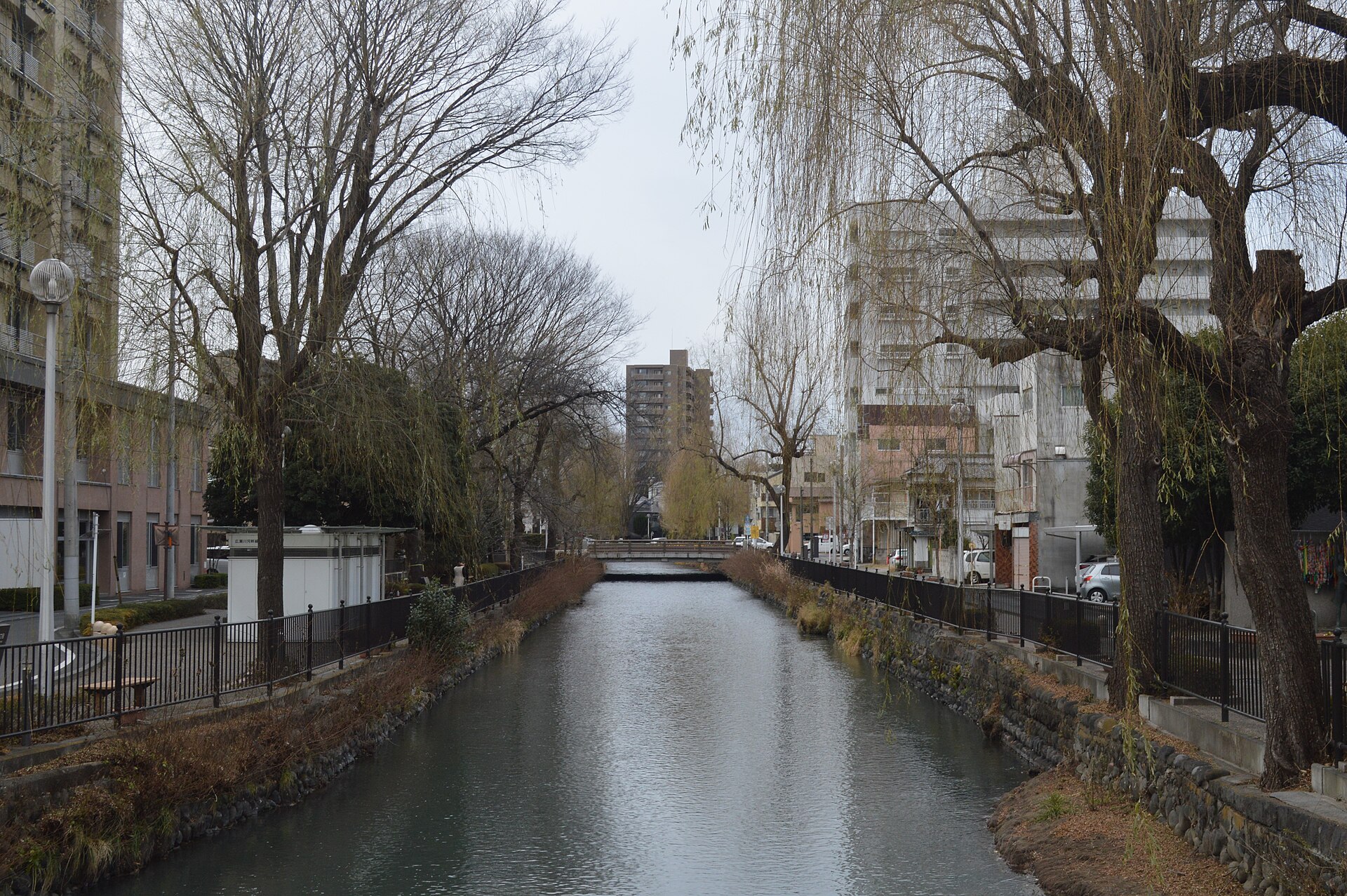 群馬県前橋市を流れる広瀬川。
